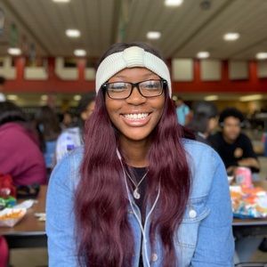 Meet your Posher, Olivia